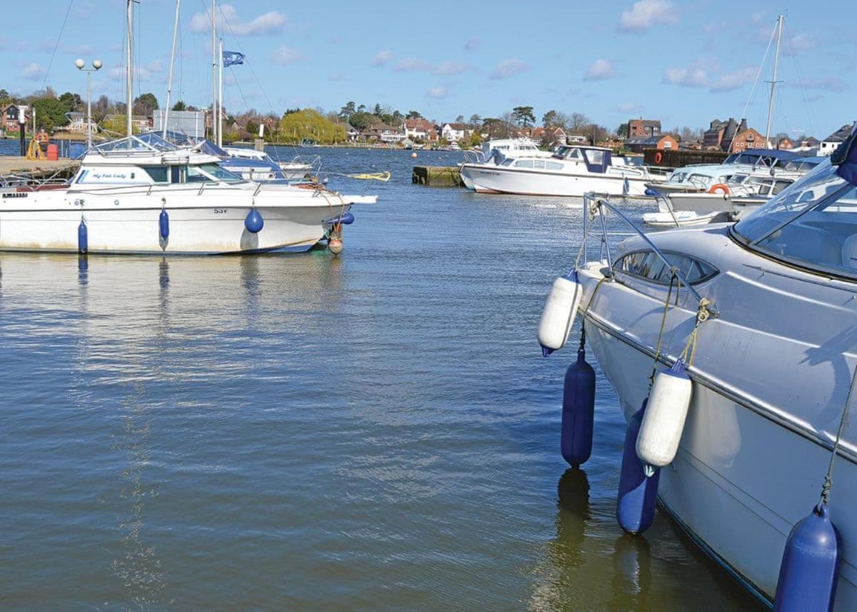 Hotel Broadlands Park And Marina Pakefield Esterno foto