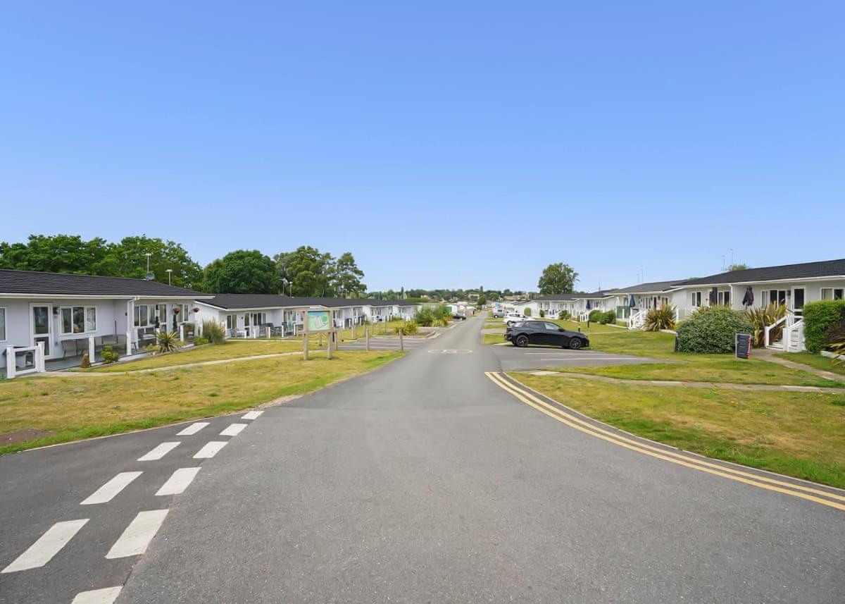 Hotel Broadlands Park And Marina Pakefield Esterno foto
